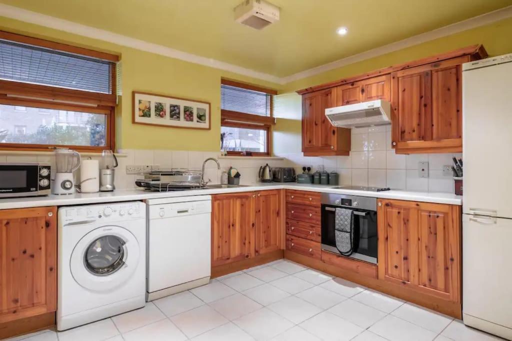 1 Bedroom Flat With Free Parking Apartament