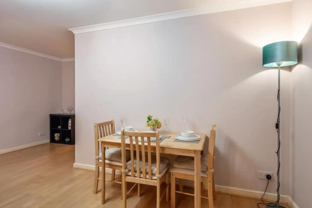 Apartament 1 Bedroom Flat With Free Parking Londra