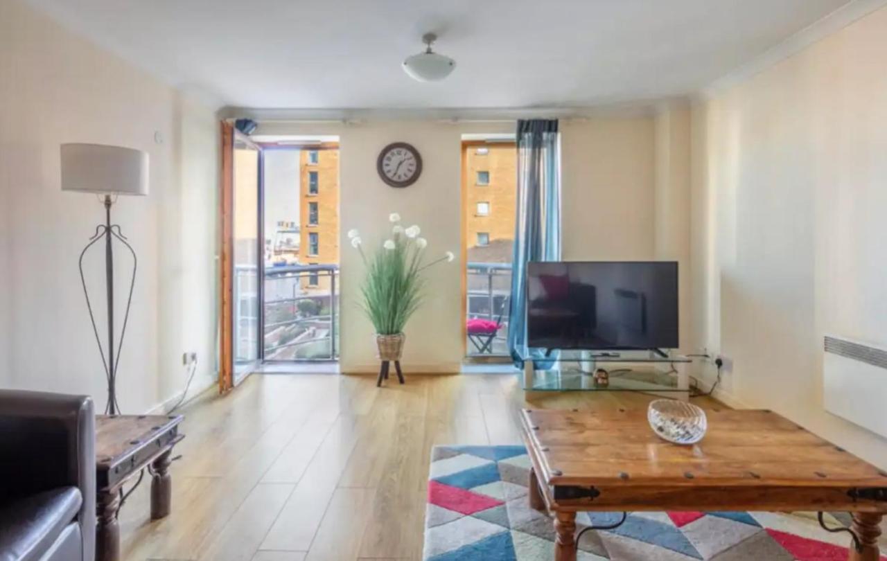 1 Bedroom Flat With Free Parking * Londra