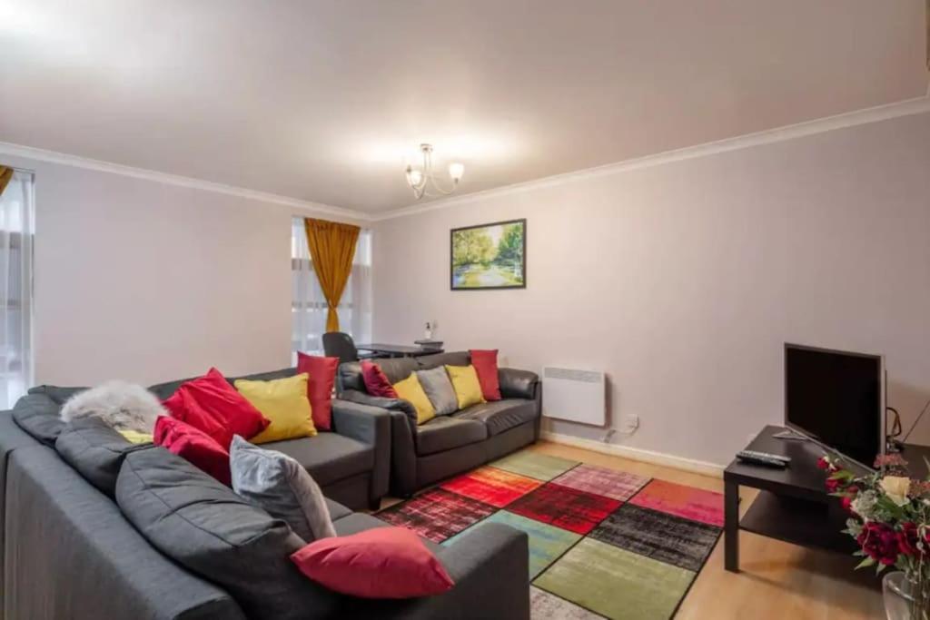 1 Bedroom Flat With Free Parking Apartament *