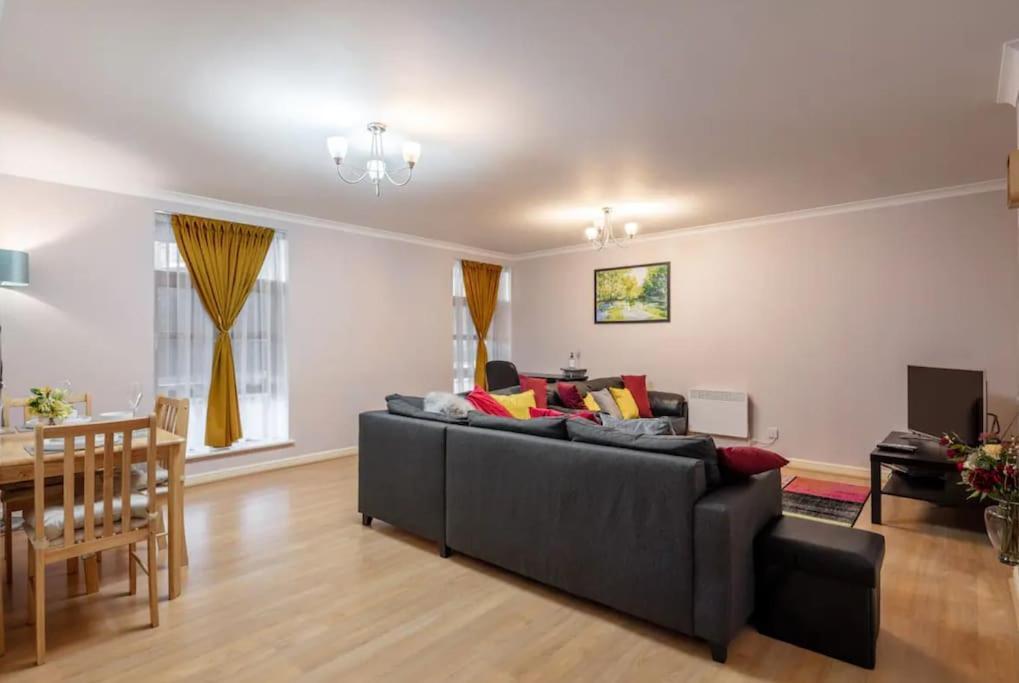 1 Bedroom Flat With Free Parking Apartament