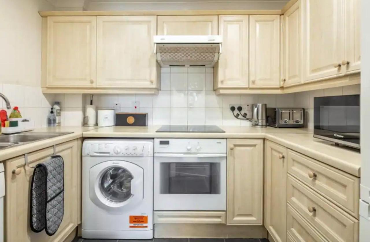 1 Bedroom Flat With Free Parking Apartament