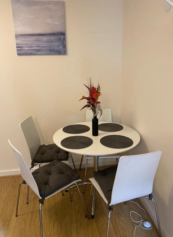1 Bedroom Flat With Free Parking Apartament